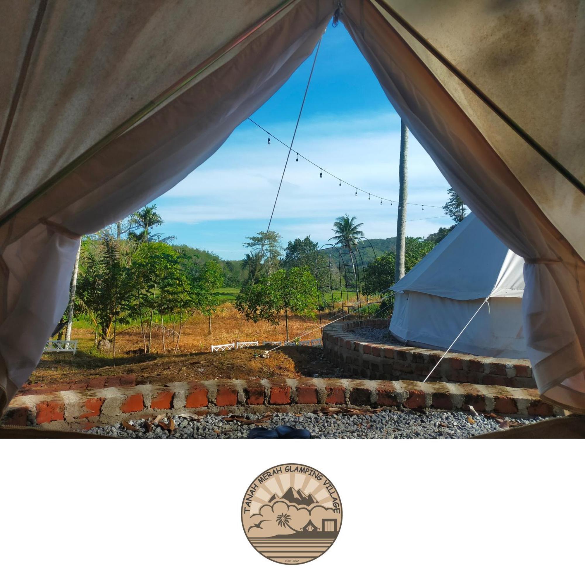 Tanah Merah Glamping Village Куала-Кангсар Номер фото